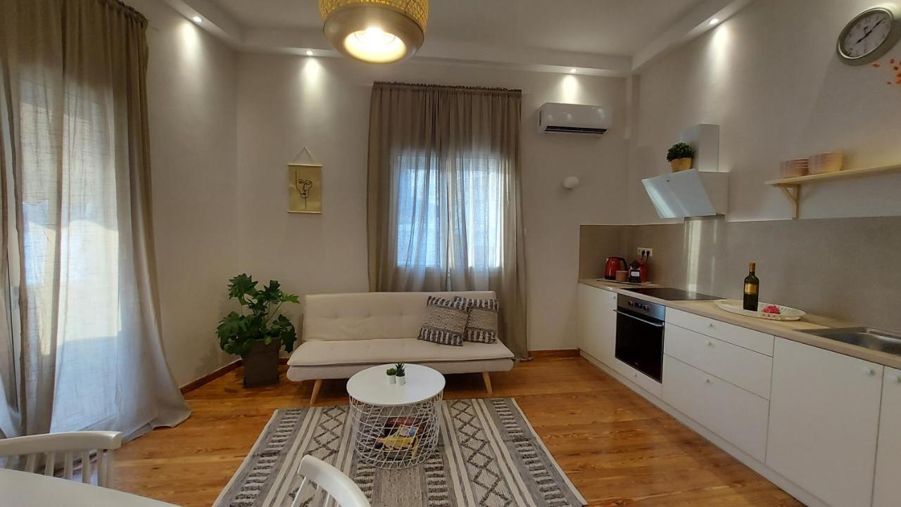 Onar Beachfront Residence, Loutraki Buitenkant foto