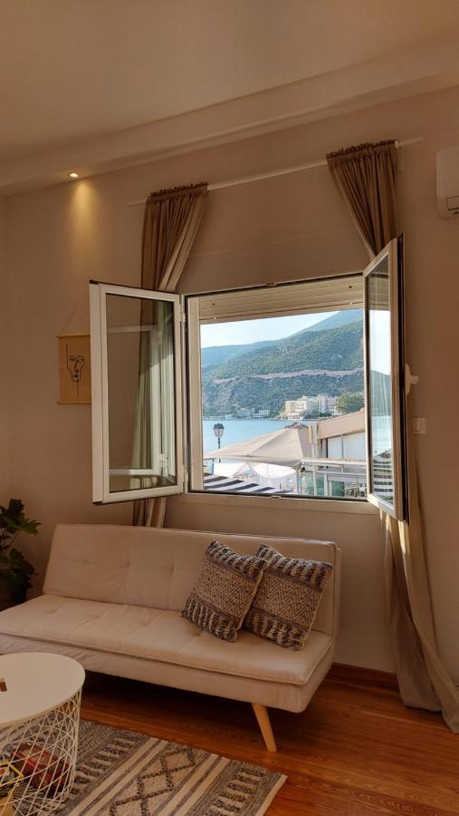 Onar Beachfront Residence, Loutraki Buitenkant foto