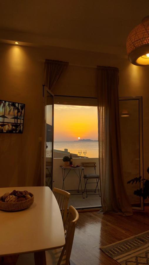 Onar Beachfront Residence, Loutraki Buitenkant foto